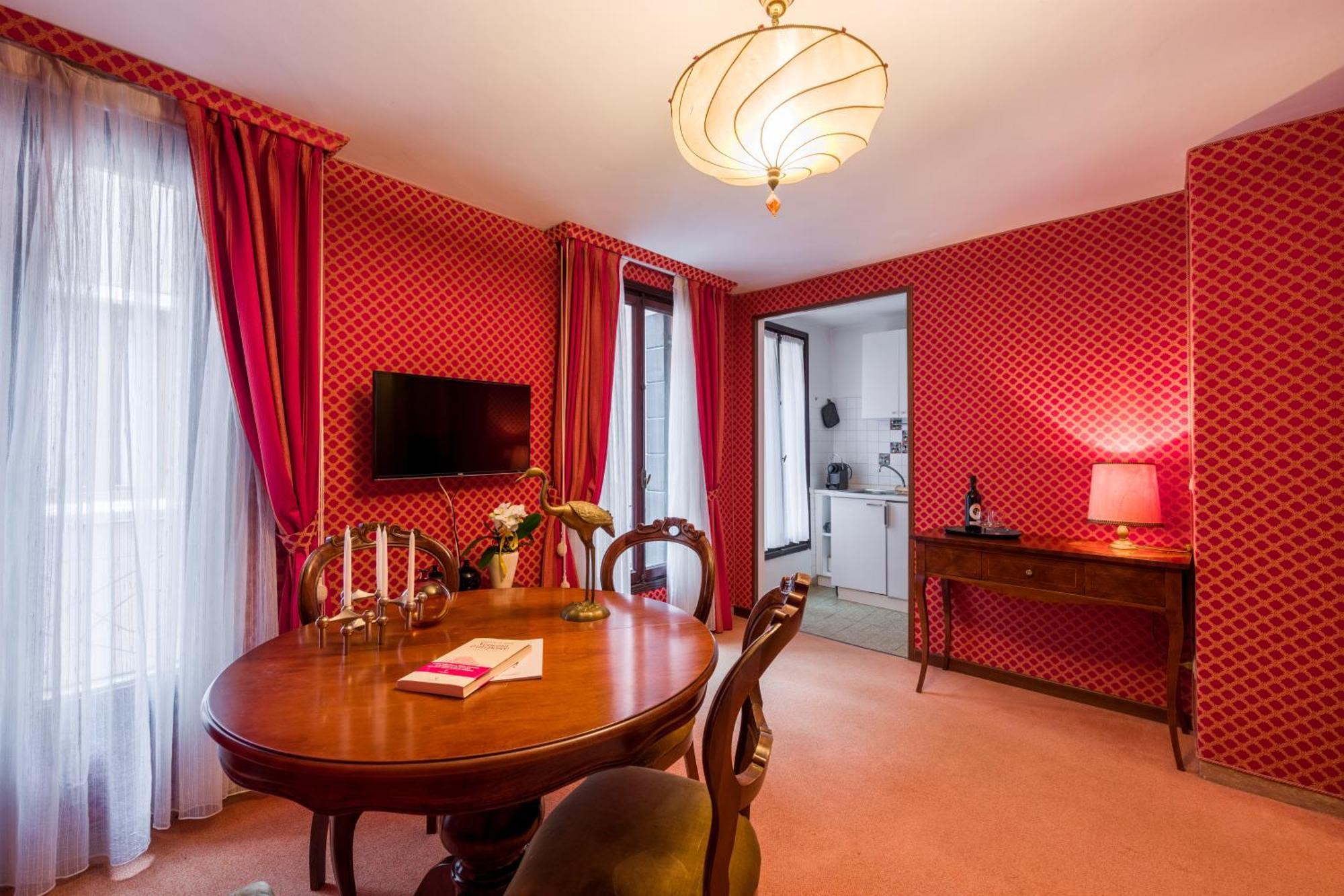 Apartment Lover's Nest In San Marco Square *